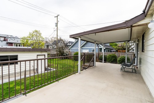 2235 16Th Avenue W, Vancouver, BC 
