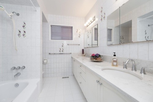 775 Esmond Avenue, Burnaby, BC 