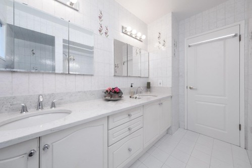 775 Esmond Avenue, Burnaby, BC 