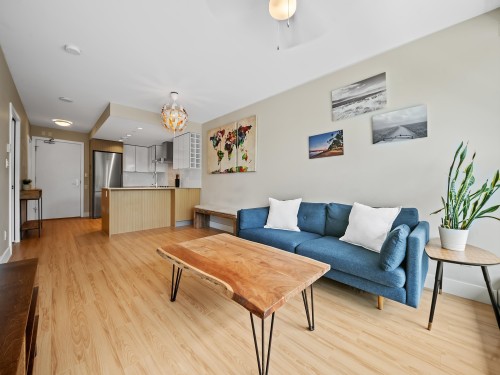 213-159 2nd Avenue W Vancouver, BC V5Y 0L8