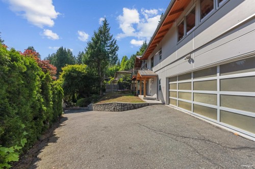 3907 Bayridge Place, West Vancouver, BC 