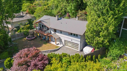 3907 Bayridge Place, West Vancouver, BC 
