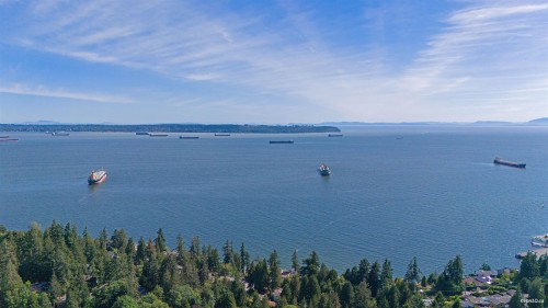 3907 Bayridge Place, West Vancouver, BC 