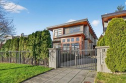 2-252 19th Street E North Vancouver, BC V7L 2Z2