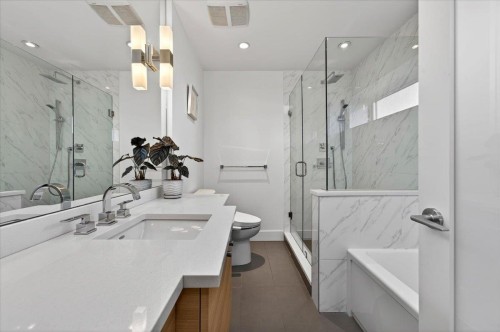 2-252 19Th Street E, North Vancouver, BC 