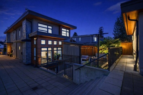 2-252 19Th Street E, North Vancouver, BC 