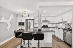 202-812 Milton Street New Westminster, BC V3M 1N2