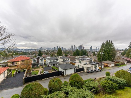 307-5340 Hastings Street  Burnaby, BC V5B 1R1
