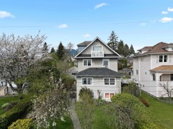 444 6th Street E North Vancouver, BC V7L 1P9