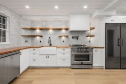 318-2238 Kingsway  Vancouver, BC V5N 2T7