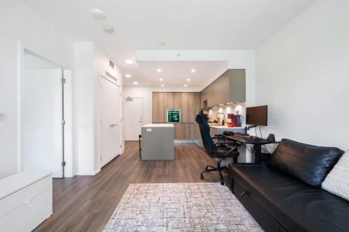 202-3809 Evergreen Place  Burnaby, BC V3J 0M1