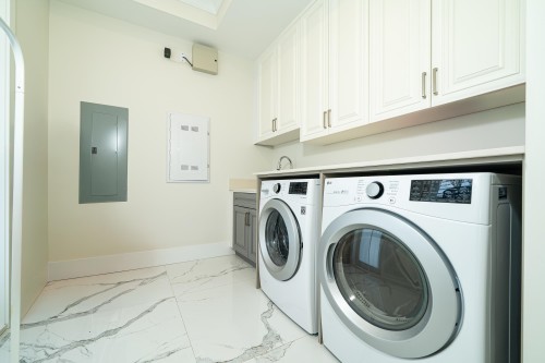 1048 Handsworth Road, North Vancouver, BC 