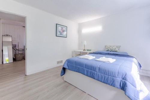 11480 Granville Avenue, Richmond, BC 