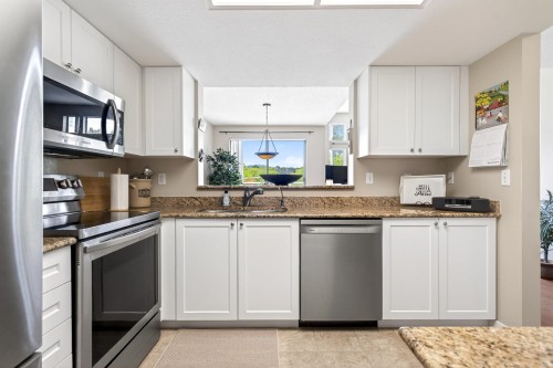 409-220 Newport Drive, Port Moody, BC 