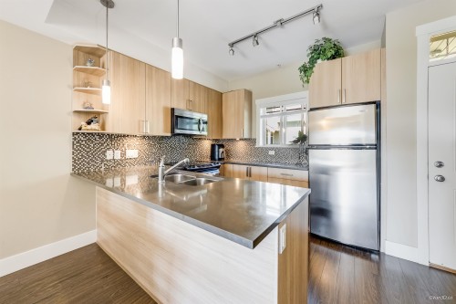 216-7168 Stride Avenue, Burnaby, BC 