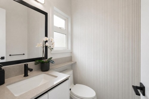 827 32Nd Avenue E, Vancouver, BC 