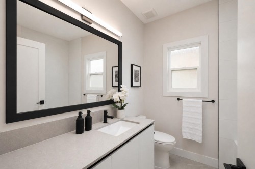827 32Nd Avenue E, Vancouver, BC 