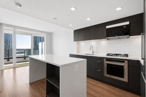 1909-8189 Cambie Street  Vancouver, BC V6P 0G6