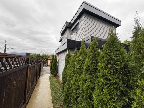 3429 Dundas Street, Vancouver, BC 