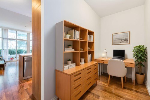103-185 Victory Ship Way, North Vancouver, BC - Indoor Photo Showing Office