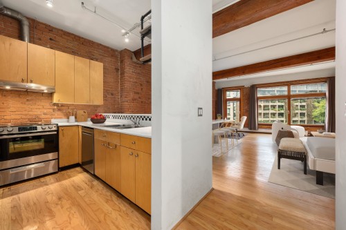406-518 Beatty Street, Vancouver, BC 