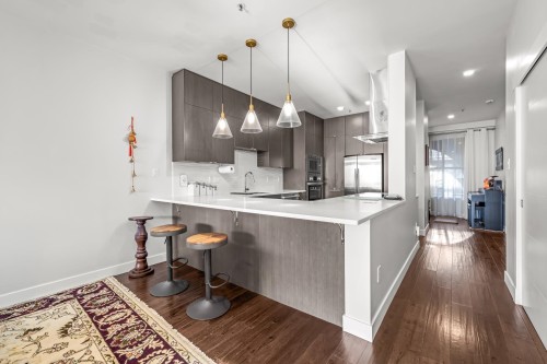 204-2 Renaissance Square, New Westminster, BC 