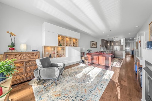 204-2 Renaissance Square, New Westminster, BC 