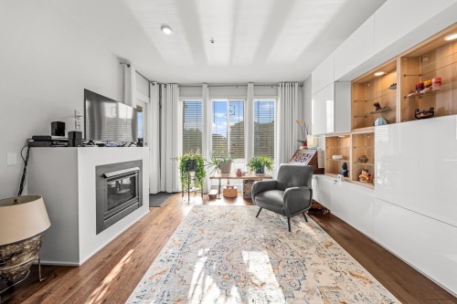 204-2 Renaissance Square, New Westminster, BC 
