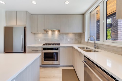 214-615 Cottonwood Avenue, Coquitlam, BC 