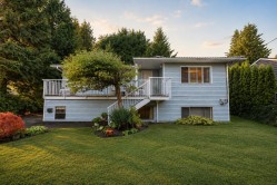 674 Blue Mountain Street  Coquitlam, BC V3J 4R6