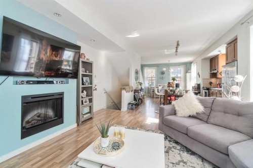 87-688 Edgar Avenue, Coquitlam, BC 