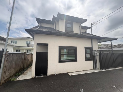 759 57Th Avenue E, Vancouver, BC 