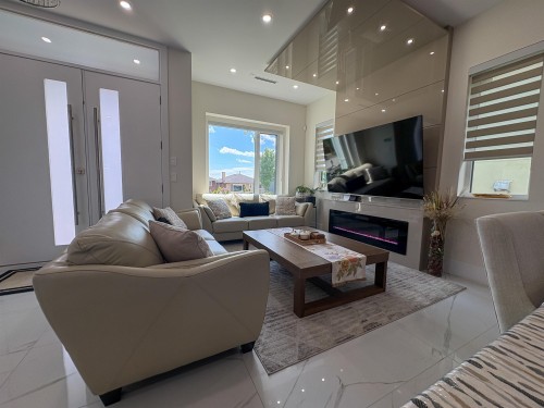 759 57Th Avenue E, Vancouver, BC 