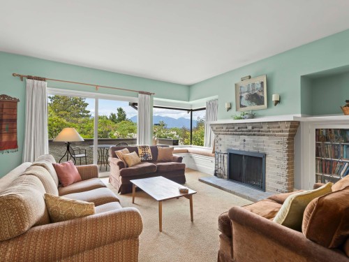 3820 12Th Avenue W, Vancouver, BC 