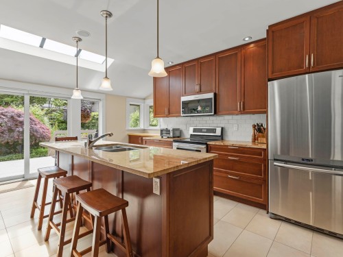 3820 12Th Avenue W, Vancouver, BC 