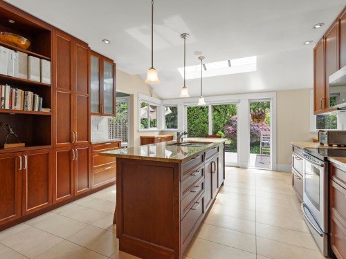 3820 12Th Avenue W, Vancouver, BC 