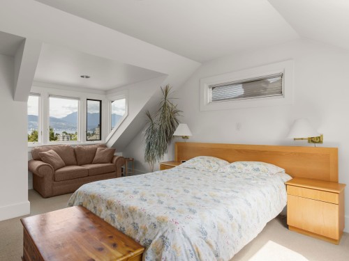 3820 12Th Avenue W, Vancouver, BC 