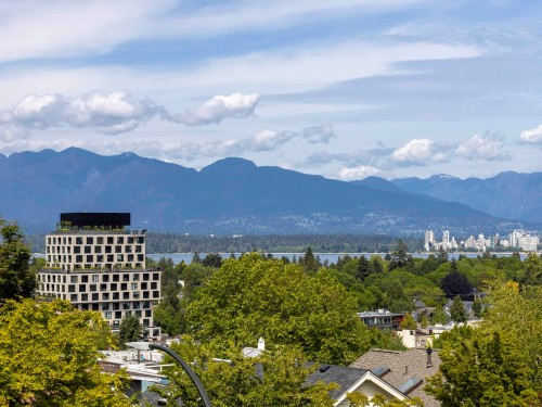 3820 12Th Avenue W, Vancouver, BC 