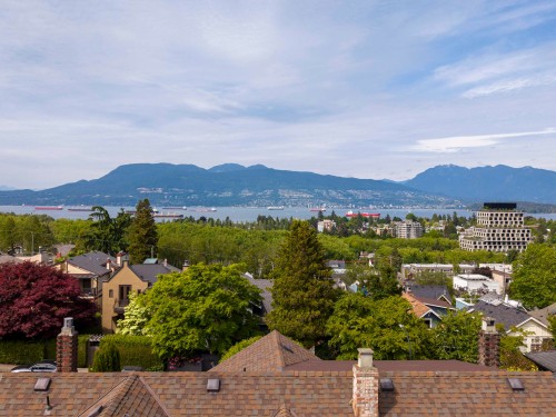 3820 12Th Avenue W, Vancouver, BC 