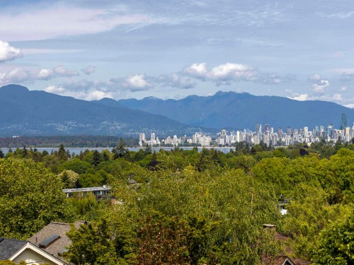 3820 12Th Avenue W, Vancouver, BC 