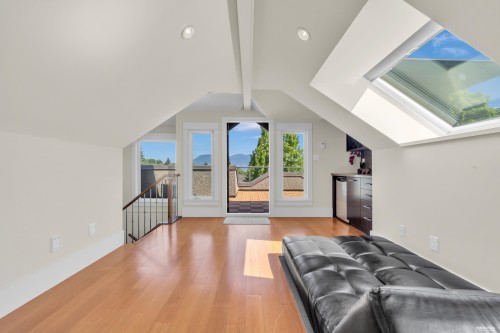 3618 24Th Avenue W, Vancouver, BC 