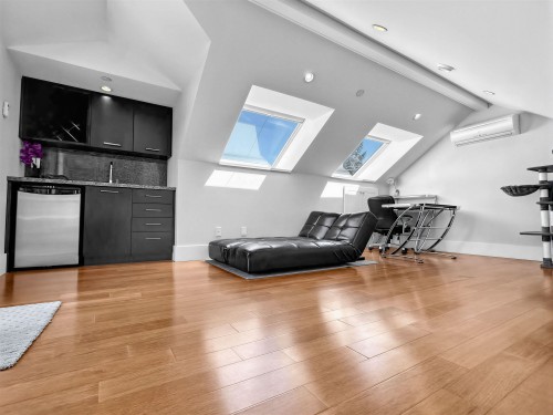 3618 24Th Avenue W, Vancouver, BC 