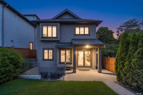 3618 24Th Avenue W, Vancouver, BC 