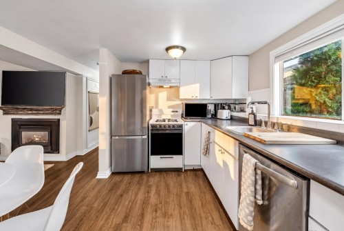 224 13Th Avenue W, Vancouver, BC 