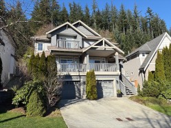 29 Hickory Drive  Port Moody, BC V3H 5L9