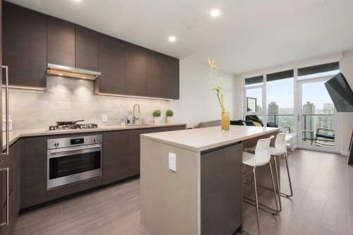 5303-2108 Gilmore Avenue  Burnaby, BC V5C 0N8