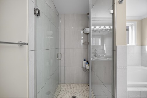 7611 Mccallan Road, Richmond, BC 