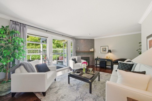 38-72 Jamieson Court, New Westminster, BC - Indoor Photo Showing Living Room