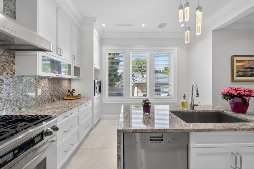 3285 12Th Avenue W, Vancouver, BC 