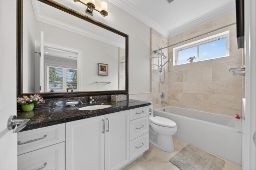 3285 12Th Avenue W, Vancouver, BC 